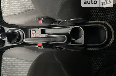 Хетчбек Toyota Yaris 2012 в 