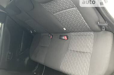Хетчбек Toyota Yaris 2012 в 