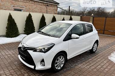 Хэтчбек Toyota Yaris 2015 в Кропивницком