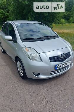 Хэтчбек Toyota Yaris 2008 в Умани