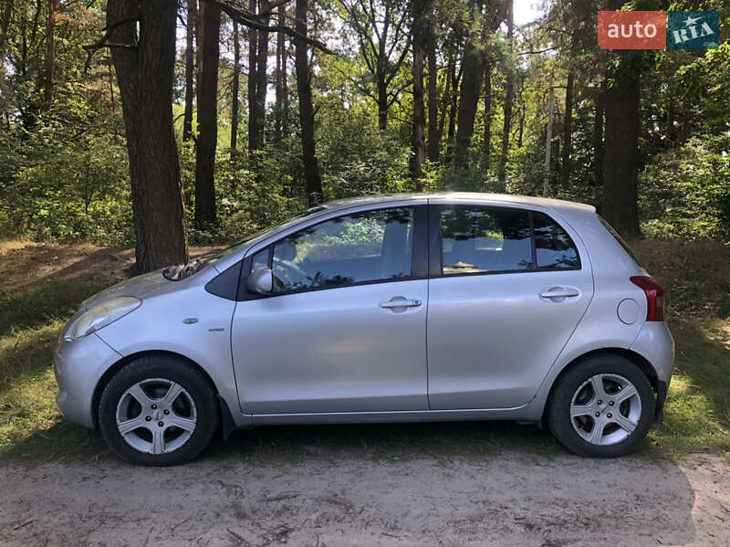 Хетчбек Toyota Yaris 2008 в Львові