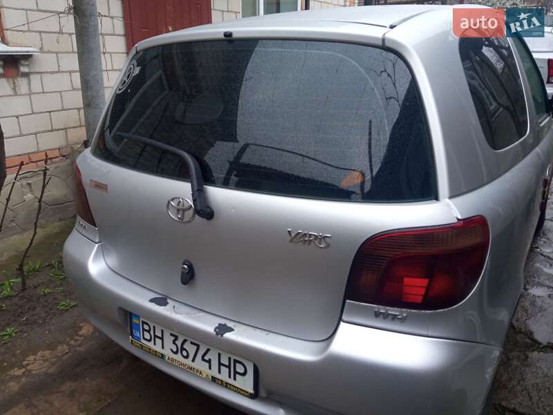 Хэтчбек Toyota Yaris 2001 в Балте