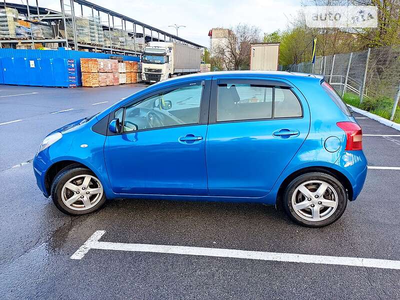 Хэтчбек Toyota Yaris 2006 в Днепре