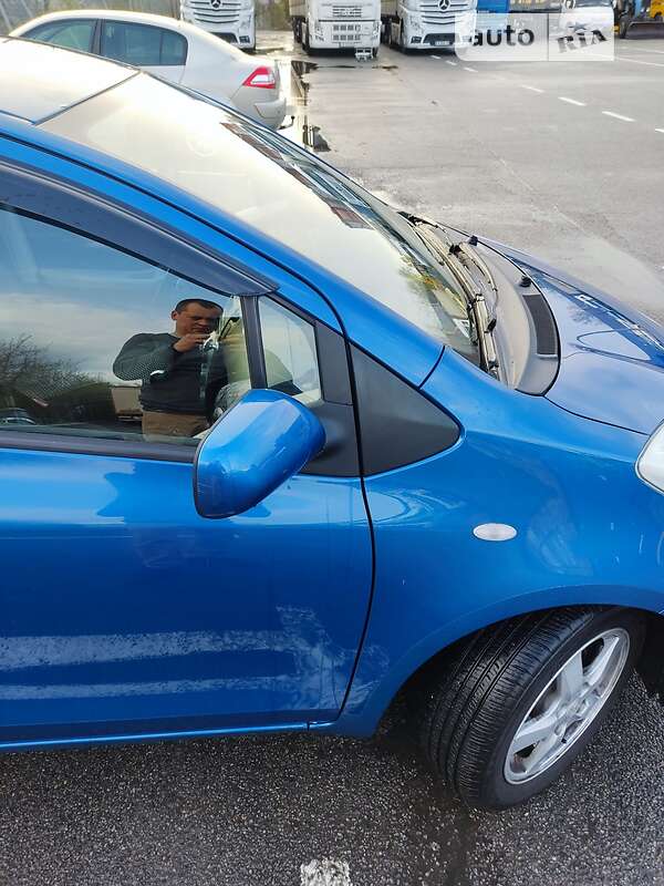 Хэтчбек Toyota Yaris 2006 в Днепре