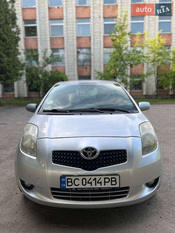 Хетчбек Toyota Yaris 2008 в Львові
