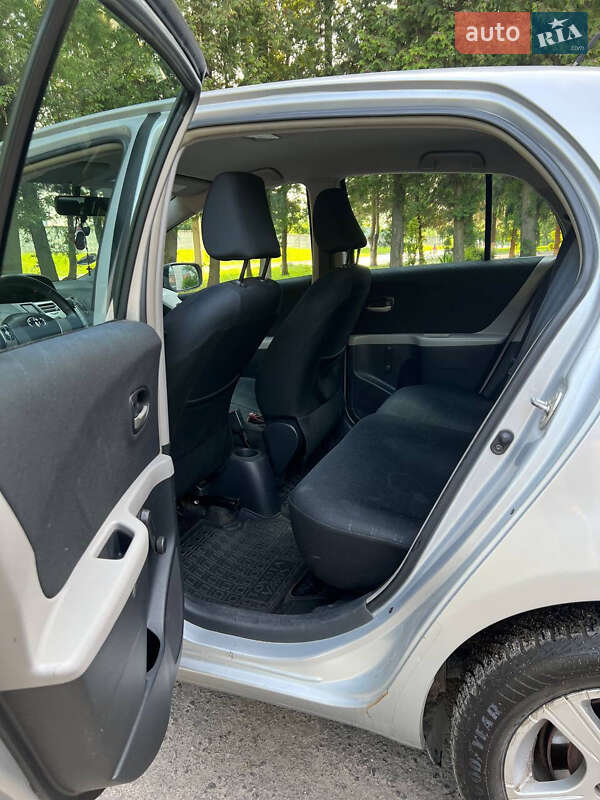 Хетчбек Toyota Yaris 2008 в Львові
