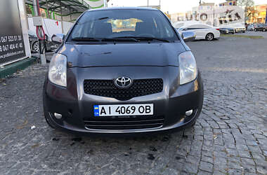 Хэтчбек Toyota Yaris 2008 в Киеве