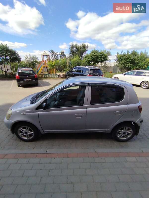Хетчбек Toyota Yaris 2000 в Сумах