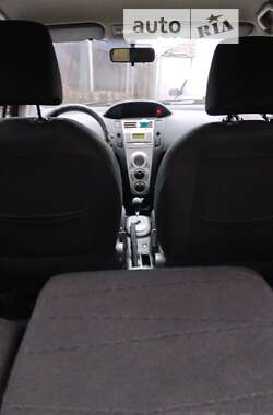 Хетчбек Toyota Yaris 2005 в Кропивницькому