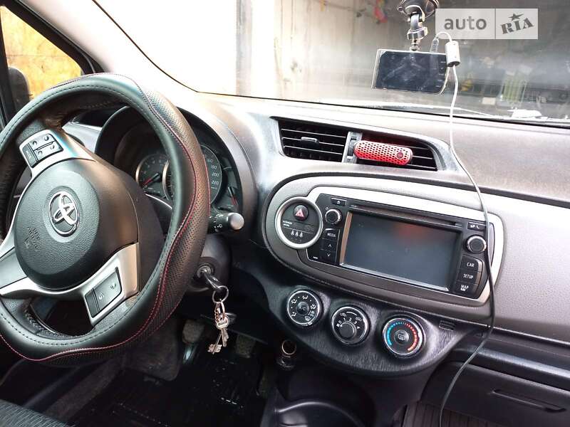 Toyota Yaris 2011