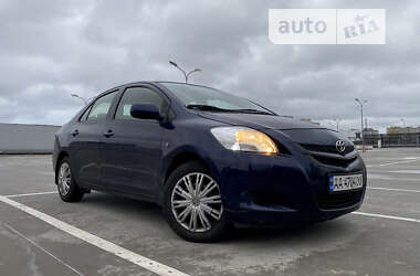 Седан Toyota Yaris 2007 в Киеве