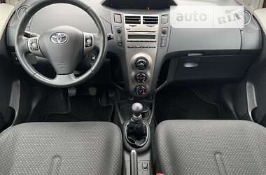 Хетчбек Toyota Yaris 2011 в Кривому Розі