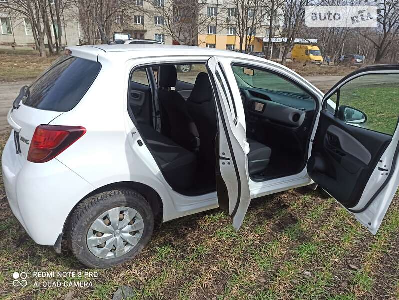 Хэтчбек Toyota Yaris 2016 в Сумах