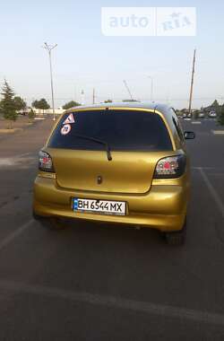 Хэтчбек Toyota Yaris 2000 в Одессе