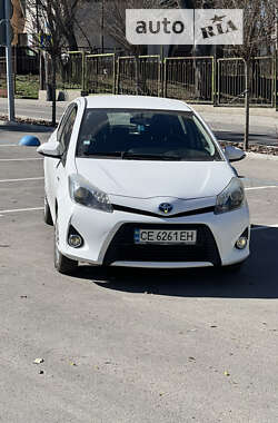 Хэтчбек Toyota Yaris 2013 в Черновцах