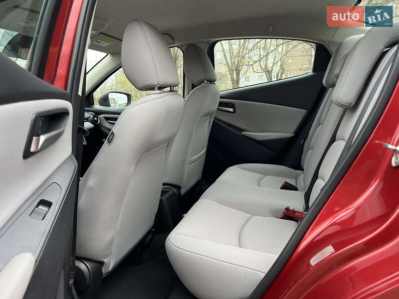 Седан Toyota Yaris 2019 в Кропивницком
