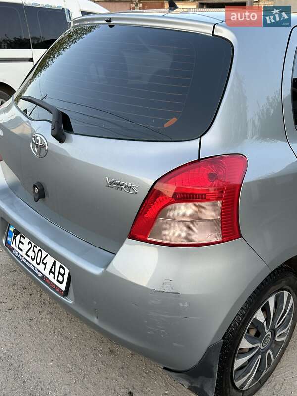 Хэтчбек Toyota Yaris 2007 в Днепре
