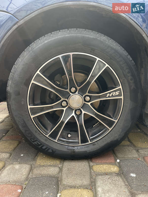 Хэтчбек Toyota Yaris 2003 в Ровно