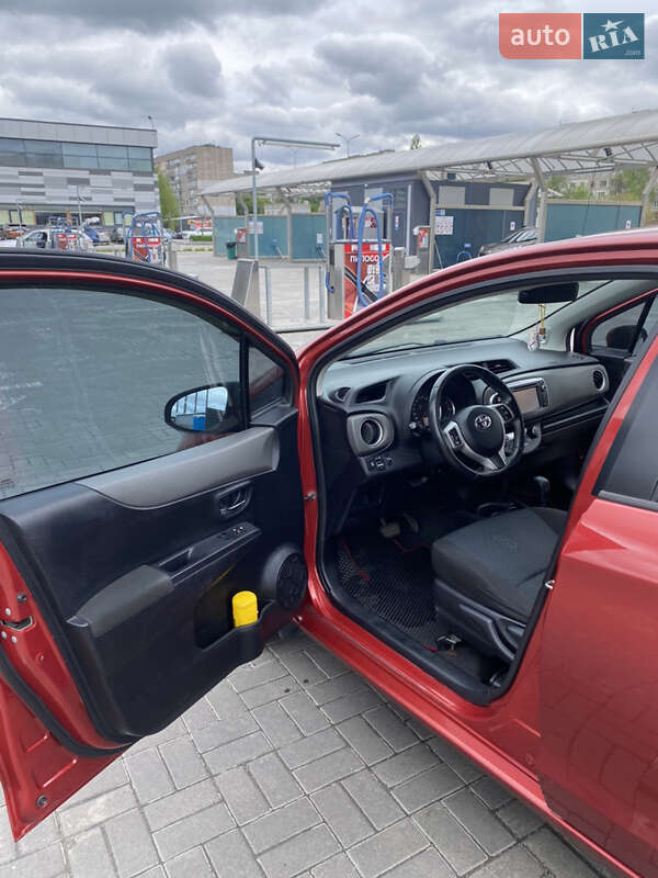Хэтчбек Toyota Yaris 2012 в Черкассах фото 12 Хэтчбек Toyota Yaris 2012 в Черкассах