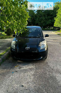 Хэтчбек Toyota Yaris 2006 в Дрогобыче