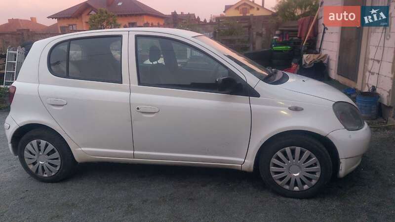 Хэтчбек Toyota Yaris 2002 в Ровно