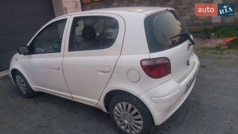 Хэтчбек Toyota Yaris 2002 в Ровно