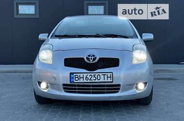 Хэтчбек Toyota Yaris 2008 в Одессе