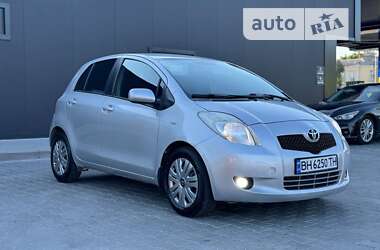 Хэтчбек Toyota Yaris 2008 в Одессе