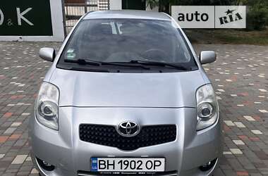 Хетчбек Toyota Yaris 2007 в Рені