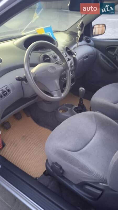Хэтчбек Toyota Yaris 2000 в Виннице
