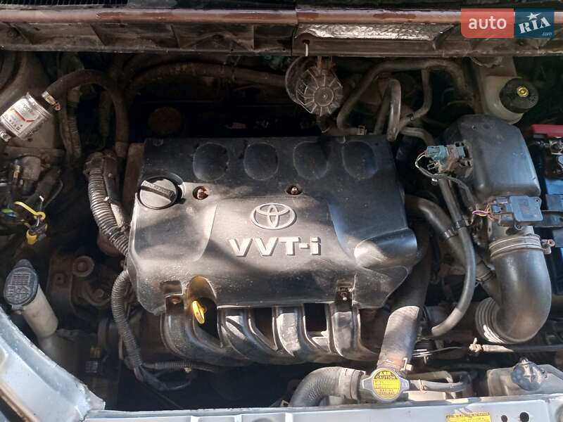 Хэтчбек Toyota Yaris 2000 в Чернигове