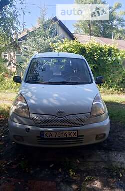 Хетчбек Toyota Yaris 2000 в Чернігові