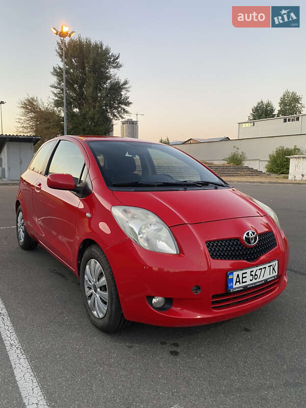Хетчбек Toyota Yaris 2008 в Києві