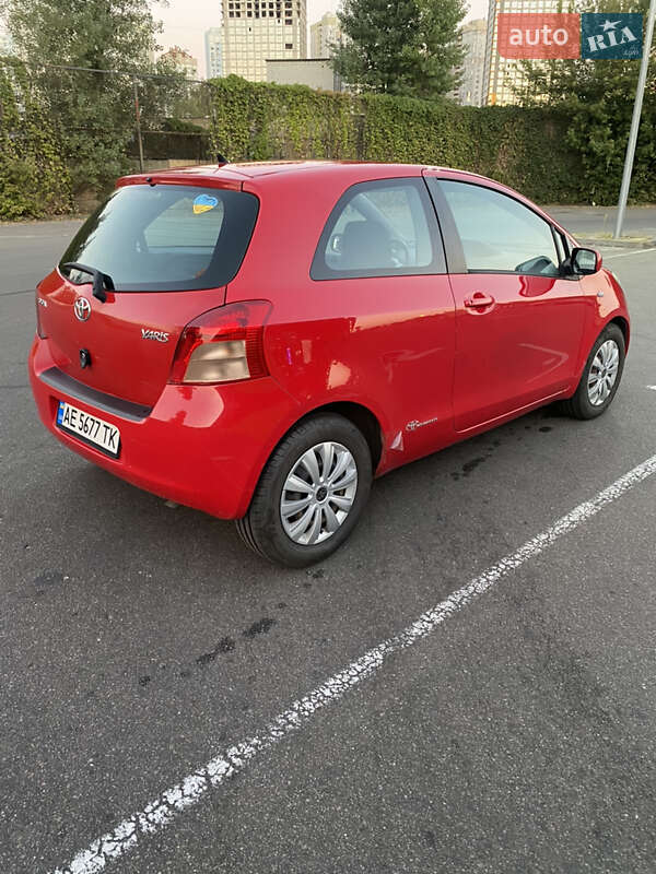 Хетчбек Toyota Yaris 2008 в Києві