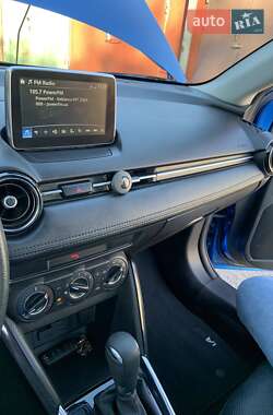 Седан Toyota Yaris 2017 в Харькове