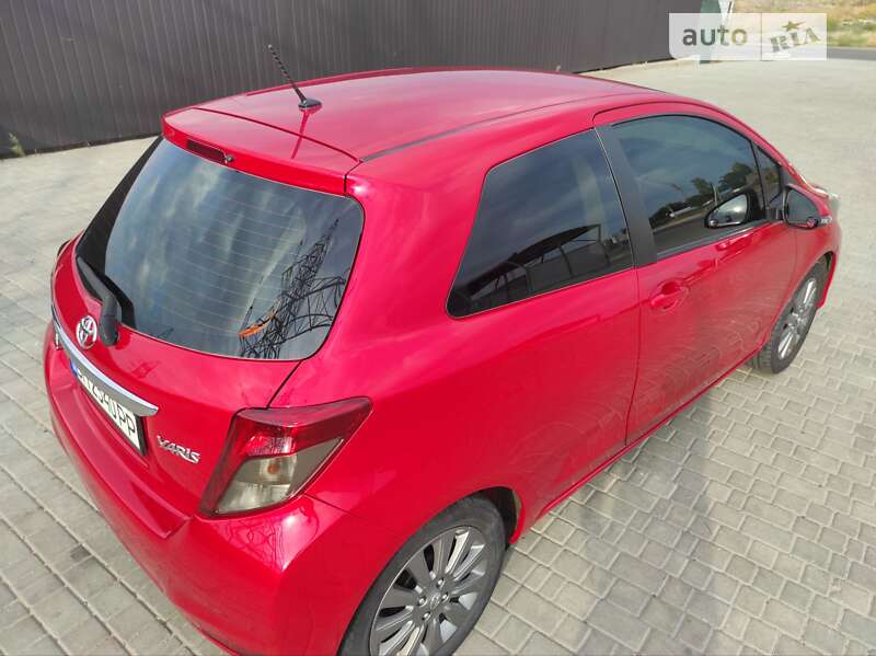 Хэтчбек Toyota Yaris 2013 в Одессе
