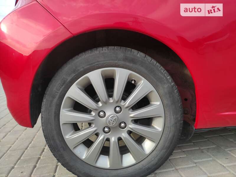 Хэтчбек Toyota Yaris 2013 в Одессе