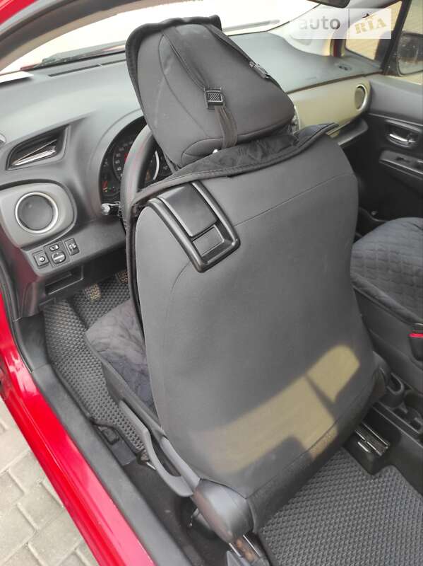 Хэтчбек Toyota Yaris 2013 в Одессе