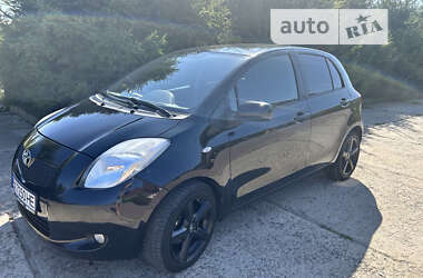 Хэтчбек Toyota Yaris 2008 в Шепетовке