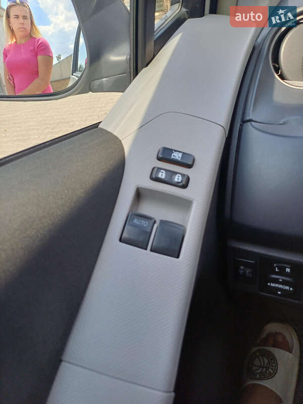 Хэтчбек Toyota Yaris 2011 в Могилев-Подольске
