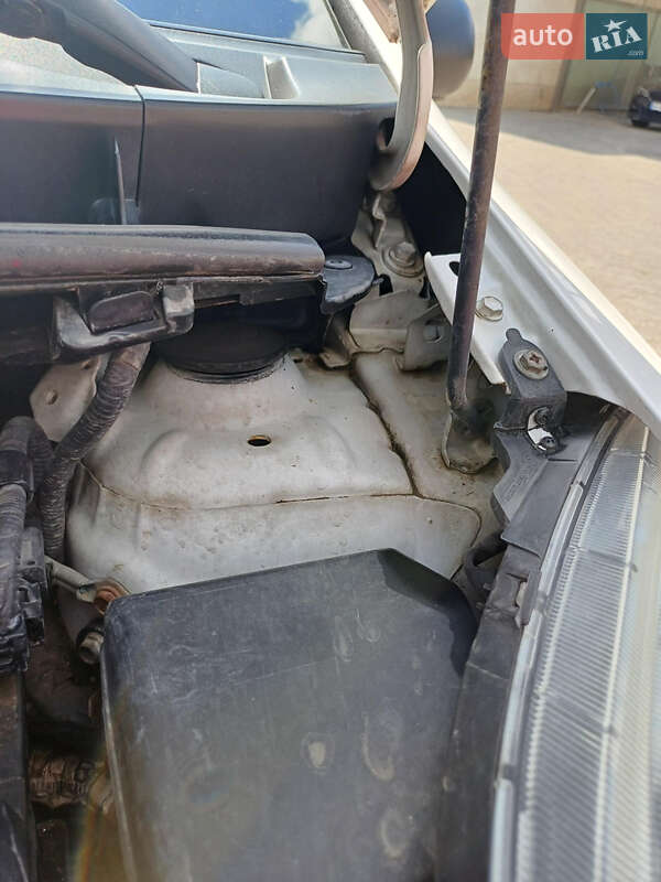 Хэтчбек Toyota Yaris 2011 в Могилев-Подольске
