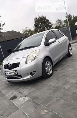 Хэтчбек Toyota Yaris 2007 в Самборе