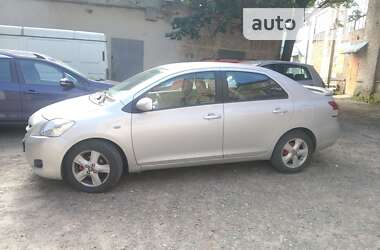 Седан Toyota Yaris 2008 в Львове