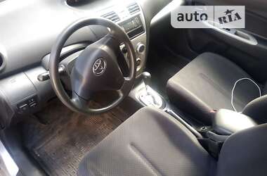 Седан Toyota Yaris 2008 в Львове