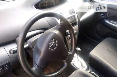 Седан Toyota Yaris 2008 в Львове