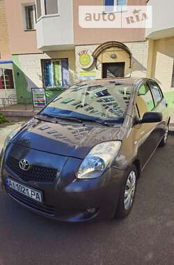 Хэтчбек Toyota Yaris 2007 в Буче