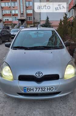 Хэтчбек Toyota Yaris 2000 в Черноморске