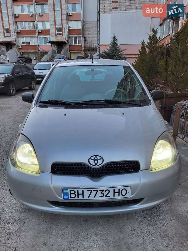 Toyota Yaris 2000