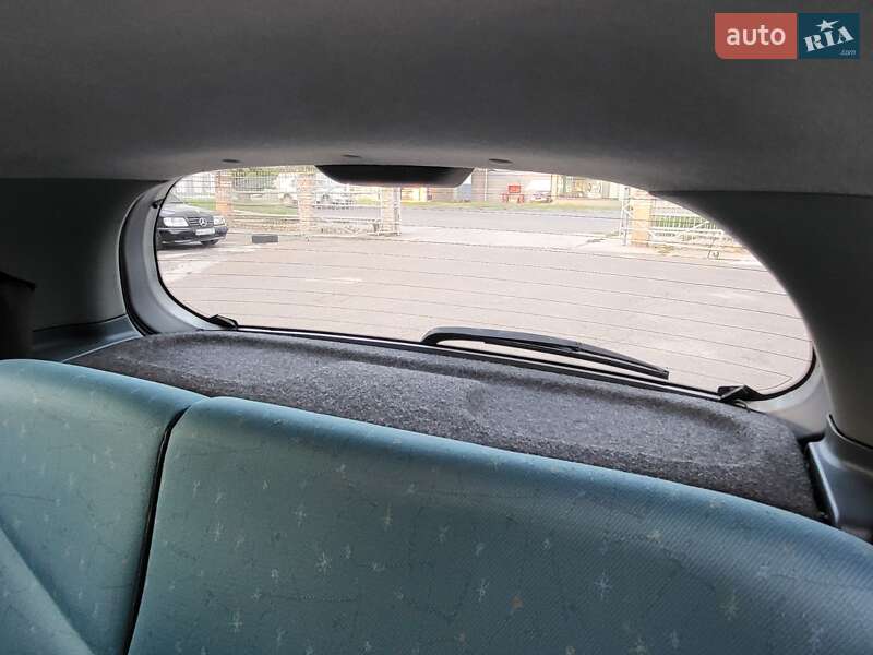 Хетчбек Toyota Yaris 2000 в Чорноморську фото 12 Хетчбек Toyota Yaris 2000 в Чорноморську