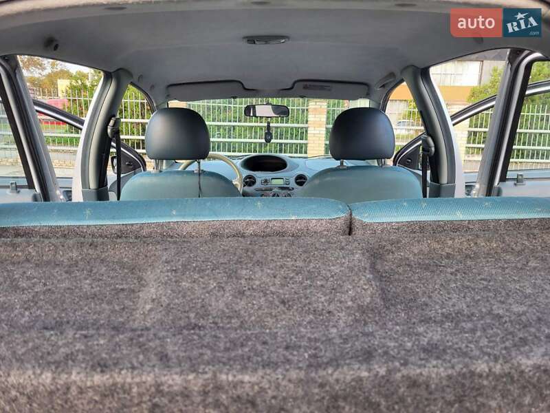Хетчбек Toyota Yaris 2000 в Чорноморську фото 16 Хетчбек Toyota Yaris 2000 в Чорноморську